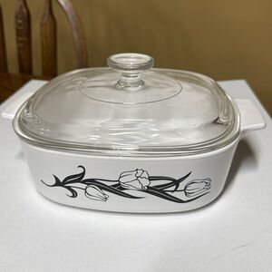 Sold
Corning Ware A-2-B 2L "Lyric" Black Tulip Casserole Dish with glass lid